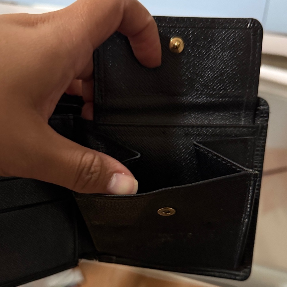 Black Textured Wallet - Picture 4 of 10